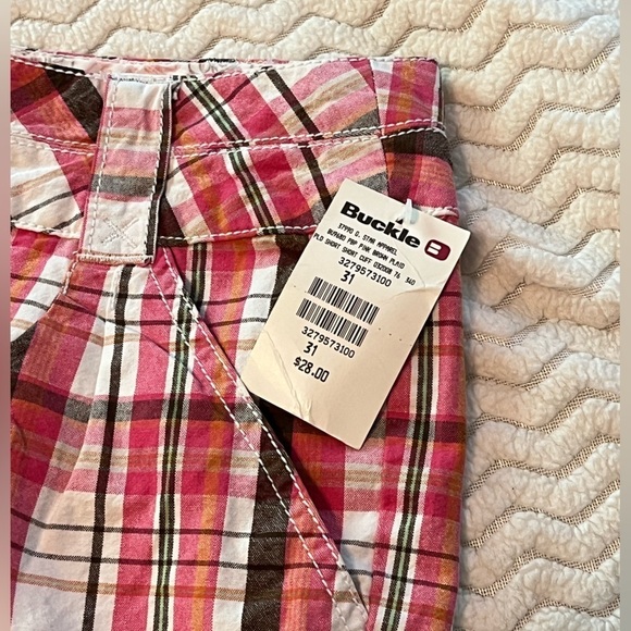 Buckle Shorts, size 31, NEW! - Picture 4 of 4